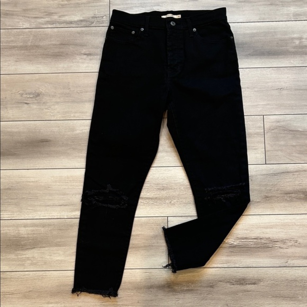 Levi's Wedgie Skinny jeans in black button fly size 30 distressed